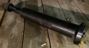 Шток поршня насоса F-1300/F-1600 AH130101-0516 (GH3161-05.18) с гайкой